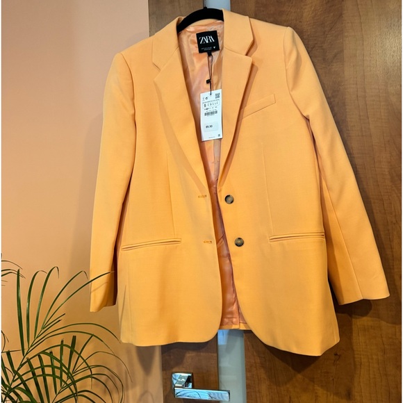 Zara NWT orange straight cut blazer
$89
Size: S - Picture 13 of 14